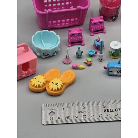 Shopkins 22 Pc Assorted Toy Lot - Picture 8 of 8